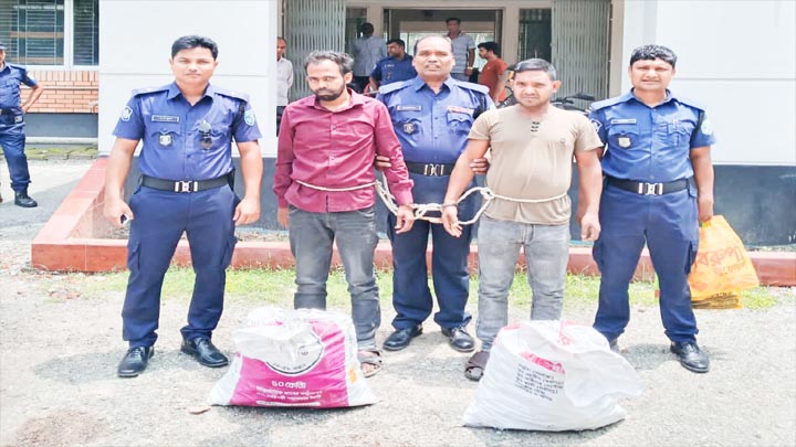 ফুলবাড়ীতে সাড়ে তিন'শ বোতল ফেন্সিডিল সহ দুইজন আটক